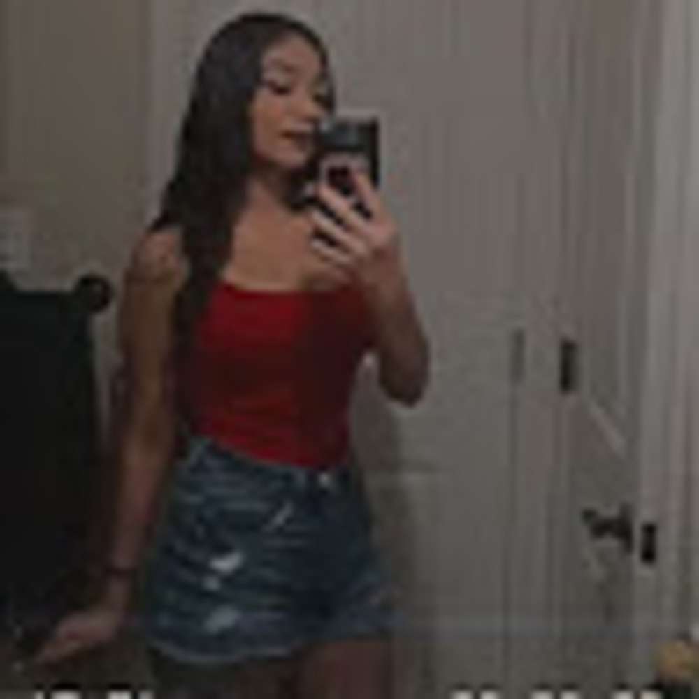 Meet your Posher, Yahrissa